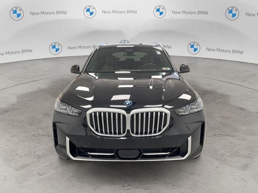 Black Sapphire Metallic 2026 BMW X5 PHEV xDrive50e