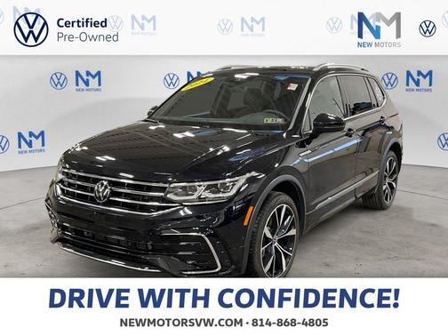 Deep Black Pearl Effect 2024 Volkswagen Tiguan 2.0T SEL R-Line