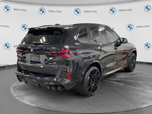 Black Sapphire Metallic 2026 BMW X5 M Competition