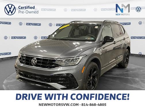 Platinum Gray Metallic 2023 Volkswagen Tiguan 2.0T SE R-Line Black