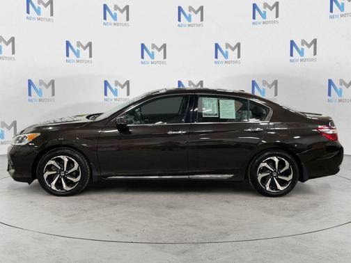 Kona Coffee Metallic 2017 Honda Accord EX-L