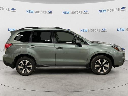 Jasmine Green Metallic 2018 Subaru Forester 2.5i Limited