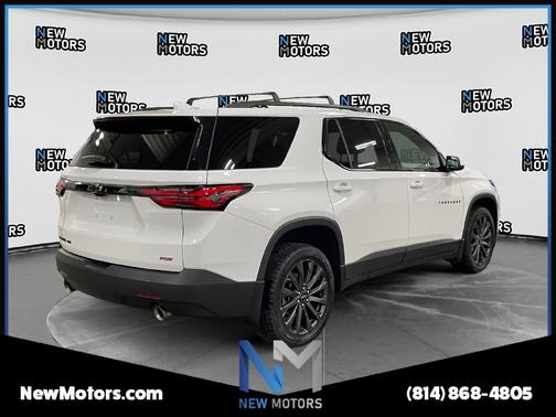 Summit White 2023 Chevrolet Traverse RS