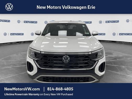 White Pearl 2026 Volkswagen Atlas Cross Sport SE w/Technology