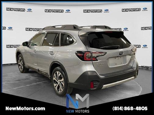 Ice Silver Metallic 2022 Subaru Outback Base