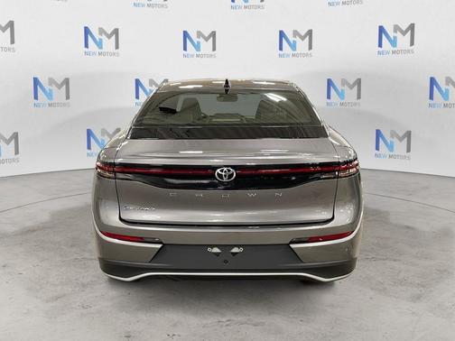 Metal 2026 Toyota Crown XLE