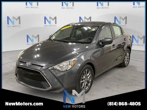 Graphite 2018 Toyota Yaris iA Base