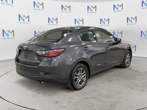Graphite 2018 Toyota Yaris iA Base
