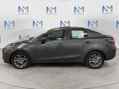 Graphite 2018 Toyota Yaris iA Base