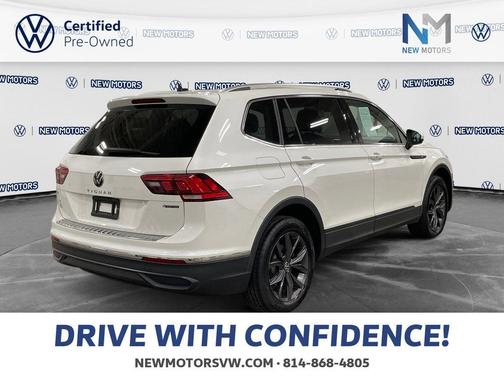 Opal White Pearl Effect 2023 Volkswagen Tiguan 2.0T SE