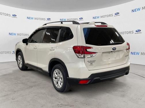Crystal White Pearl 2019 Subaru Forester