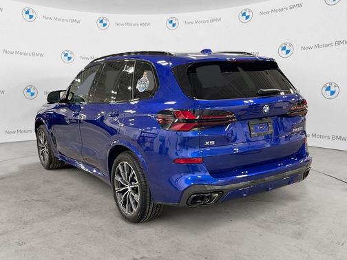 2025 BMW X5 M60i