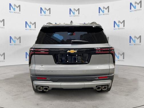 Sterling Gray Metallic 2026 Chevrolet Traverse LT