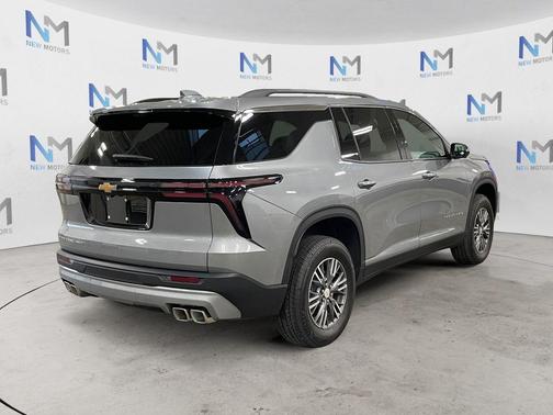 Sterling Gray Metallic 2026 Chevrolet Traverse LT