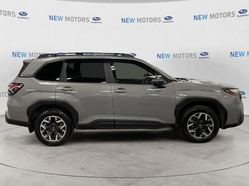 Pearl 2025 Subaru Forester Premium