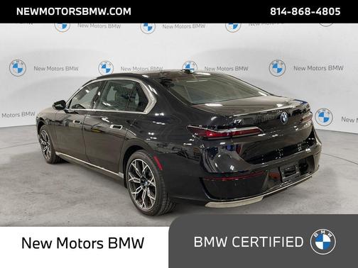Black Sapphire Metallic 2023 BMW i7 xDrive60