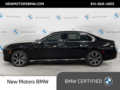 Black Sapphire Metallic 2023 BMW i7 xDrive60
