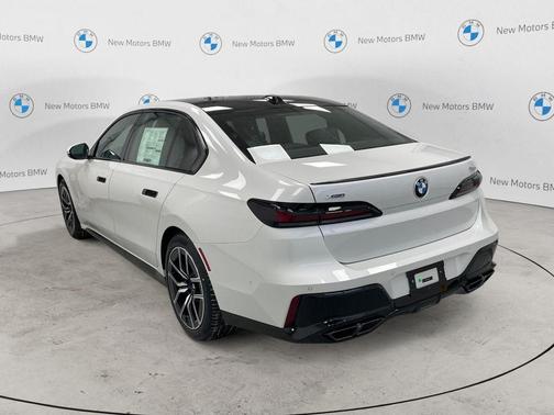 2026 BMW 760 760i xDrive