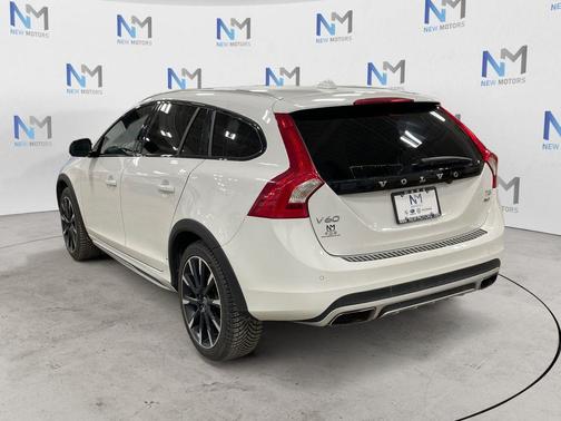 2018 Volvo V60 Cross Country T5 Platinum