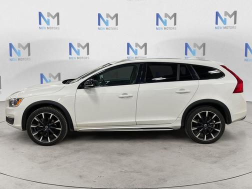 2018 Volvo V60 Cross Country T5 Platinum