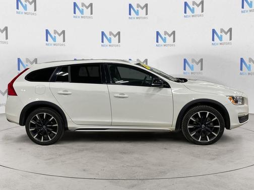 2018 Volvo V60 Cross Country T5 Platinum