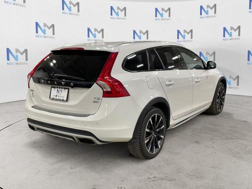 2018 Volvo V60 Cross Country T5 Platinum