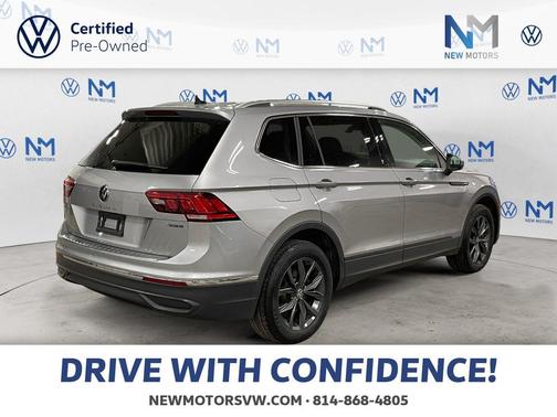 Pyrite Silver Metallic 2023 Volkswagen Tiguan 2.0T SE