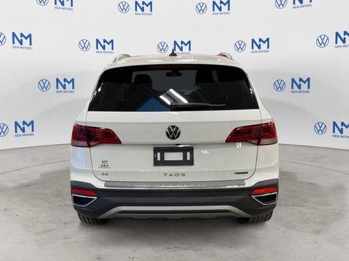 Pure White 2023 Volkswagen Taos 1.5T SE