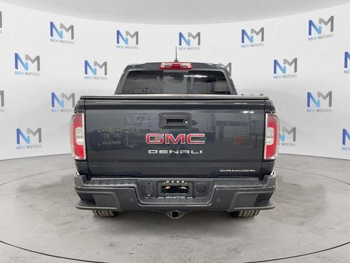 Hunter Green 2021 GMC Canyon Denali
