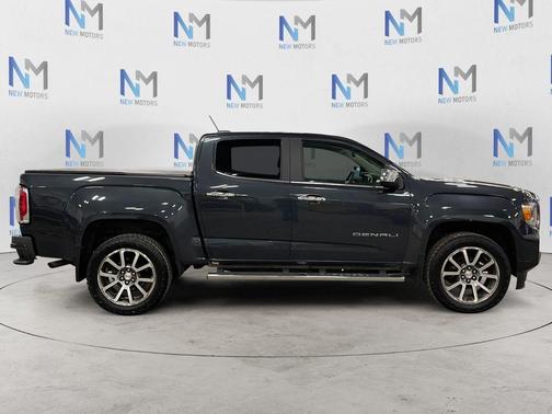Hunter Green 2021 GMC Canyon Denali
