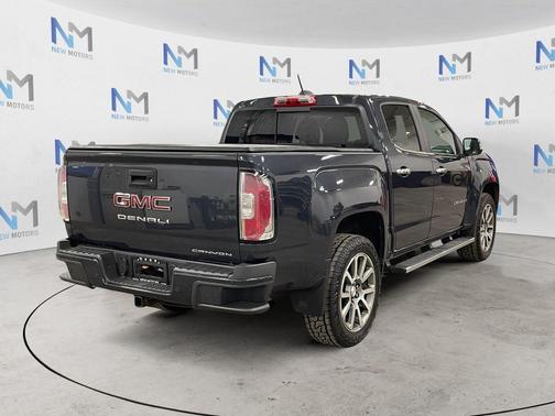 Hunter Green 2021 GMC Canyon Denali