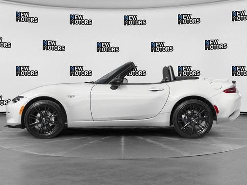 Snowflake White Pearl 2025 Mazda MX-5 Miata Club