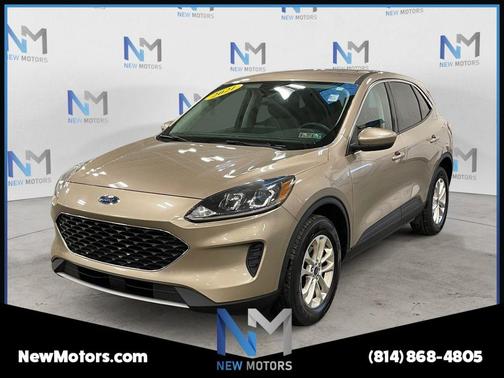 Desert Gold Metallic 2021 Ford Escape SE