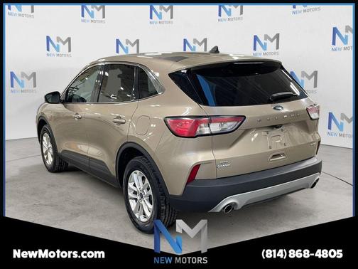 Desert Gold Metallic 2021 Ford Escape SE