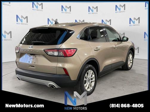 Desert Gold Metallic 2021 Ford Escape SE