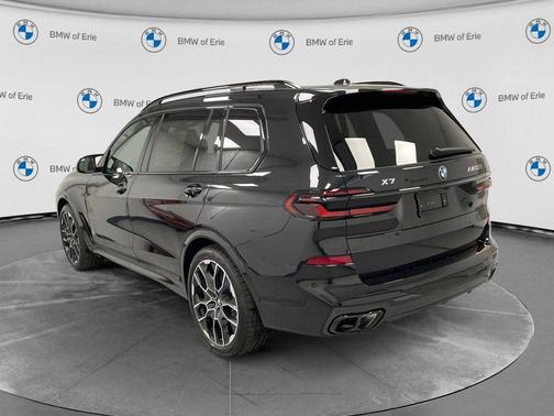 Black Sapphire Metallic 2027 BMW X7 M60i