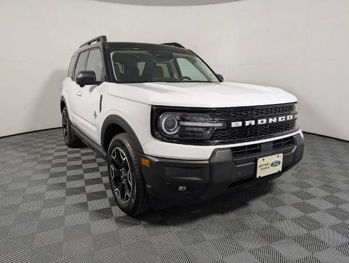 OXFORD WHITE 2025 Ford Bronco Sport OUTER BANKS