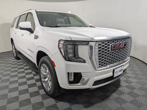 Summit White 2023 GMC Yukon XL DENALI