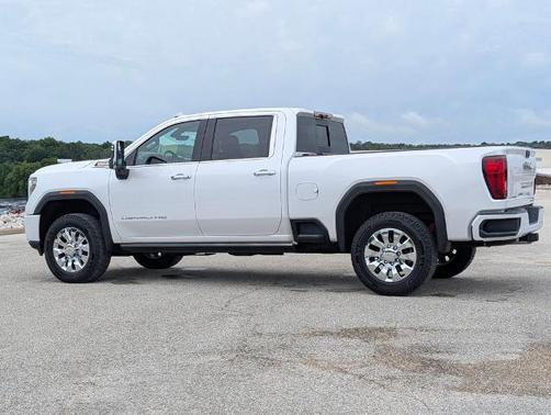 White Frost Tri-Coat 2023 GMC Sierra 1500 DENALI