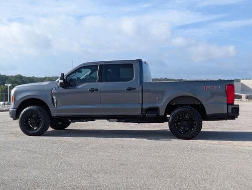 CARBONIZED GRAY 2023 Ford F-250 XLT