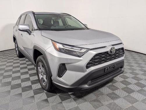 Silver Sky Metallic 2022 Toyota RAV4 XLE