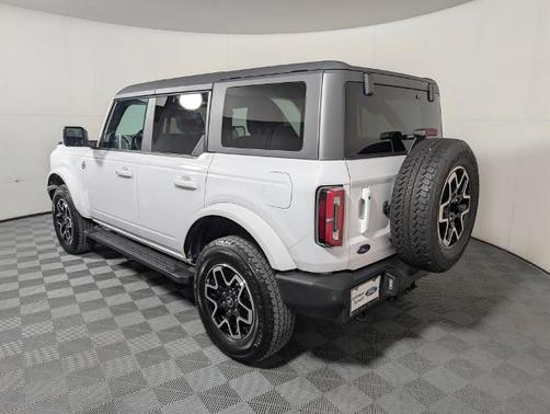 OXFORD WHITE 2023 Ford Bronco OUTER BANKS