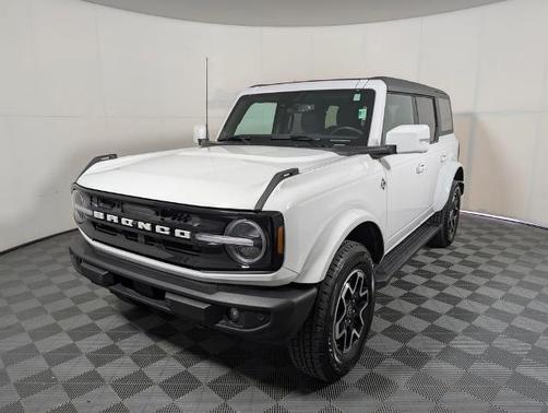OXFORD WHITE 2023 Ford Bronco OUTER BANKS