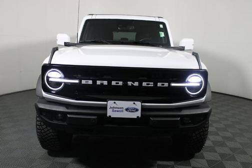OXFORD WHITE 2023 Ford Bronco OUTER BANKS