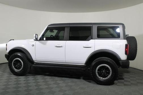 OXFORD WHITE 2023 Ford Bronco OUTER BANKS