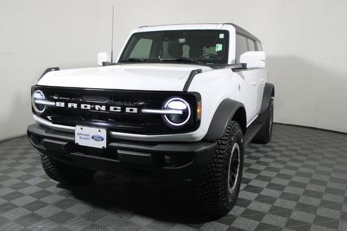 OXFORD WHITE 2023 Ford Bronco OUTER BANKS