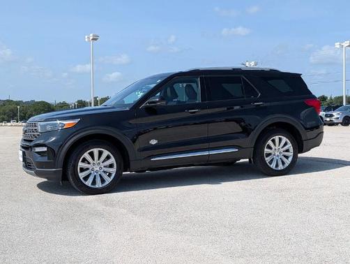 AGATE BLACK METALLIC 2024 Ford Explorer KING RANCH