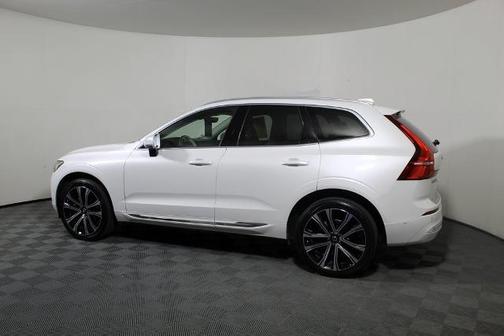 2023 Volvo XC60 B5 ULTIMATE BRIGHT THEME