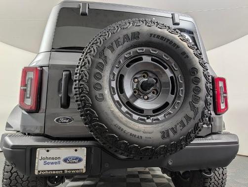 CARBONIZED GRAY METALLIC 2025 Ford Bronco BADLANDS