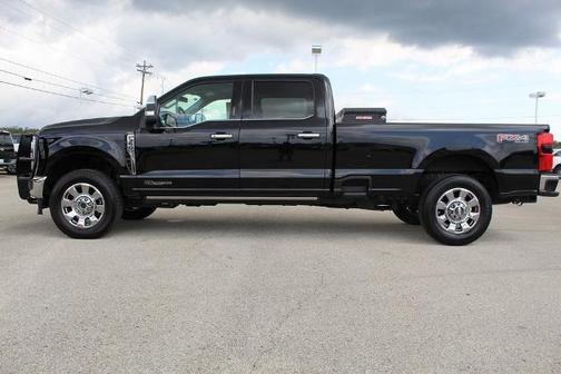 2023 Ford F-350 LARIAT SUPER DUTY